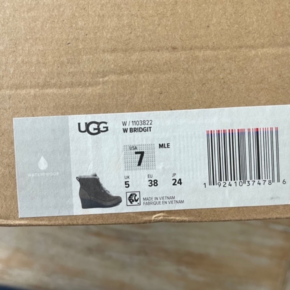 UGG Lace Up Waterproof Wedge Boot (W Bridgit) in Gray, Size 7 - Picture 4 of 6